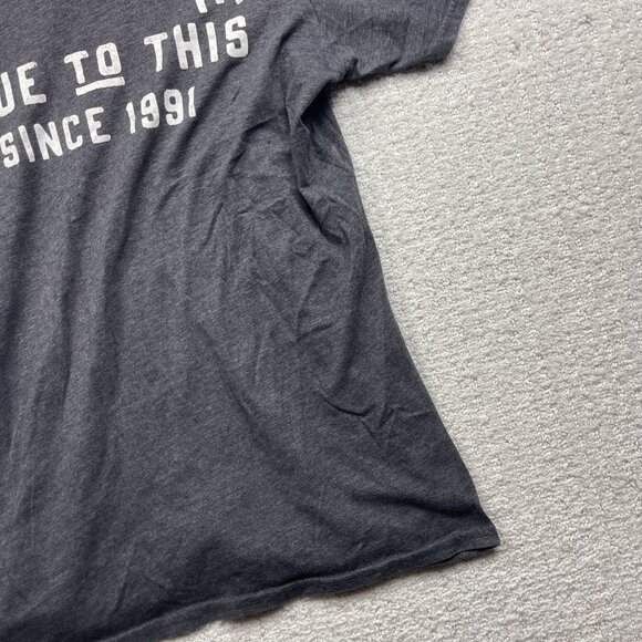 Y2K Volcom Men's Shirt Size M Grey Short Sleeve Crew Neck Skater Graphic Tee - Picture 4 of 10